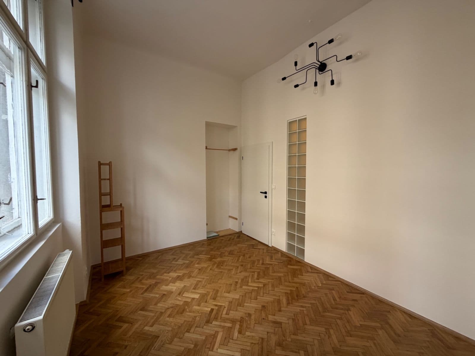 Prenájom bytu 2-izbový 72 m², Lucemburská, Praha, Praha Prenájom bytu 2-izbový 72 m², Lucemburská, Praha, Praha