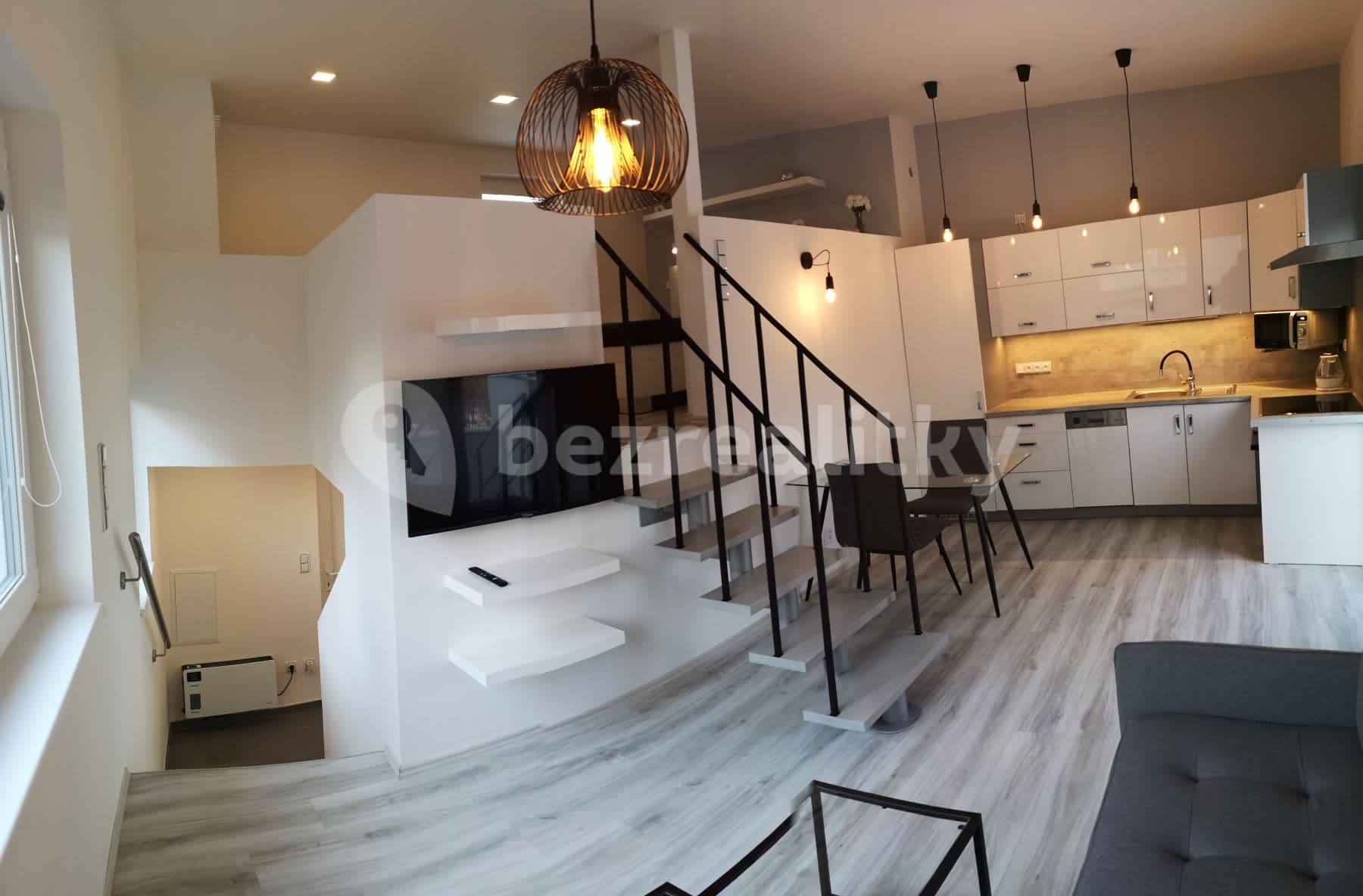 Prenájom domu 51 m², pozemok 10 m², K vodojemu, Praha, Praha Prenájom domu 51 m², pozemok 10 m², K vodojemu, Praha, Praha
