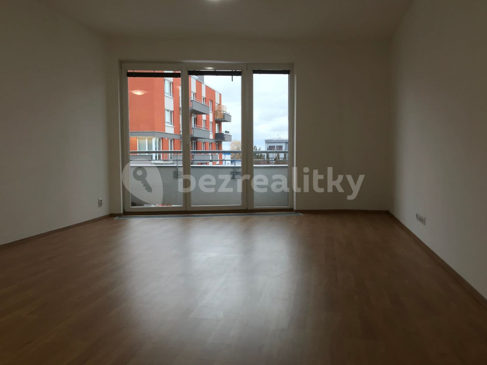Prenájom bytu 1-izbový 35 m², Sazovická, Praha, Praha Prenájom bytu 1-izbový 35 m², Sazovická, Praha, Praha