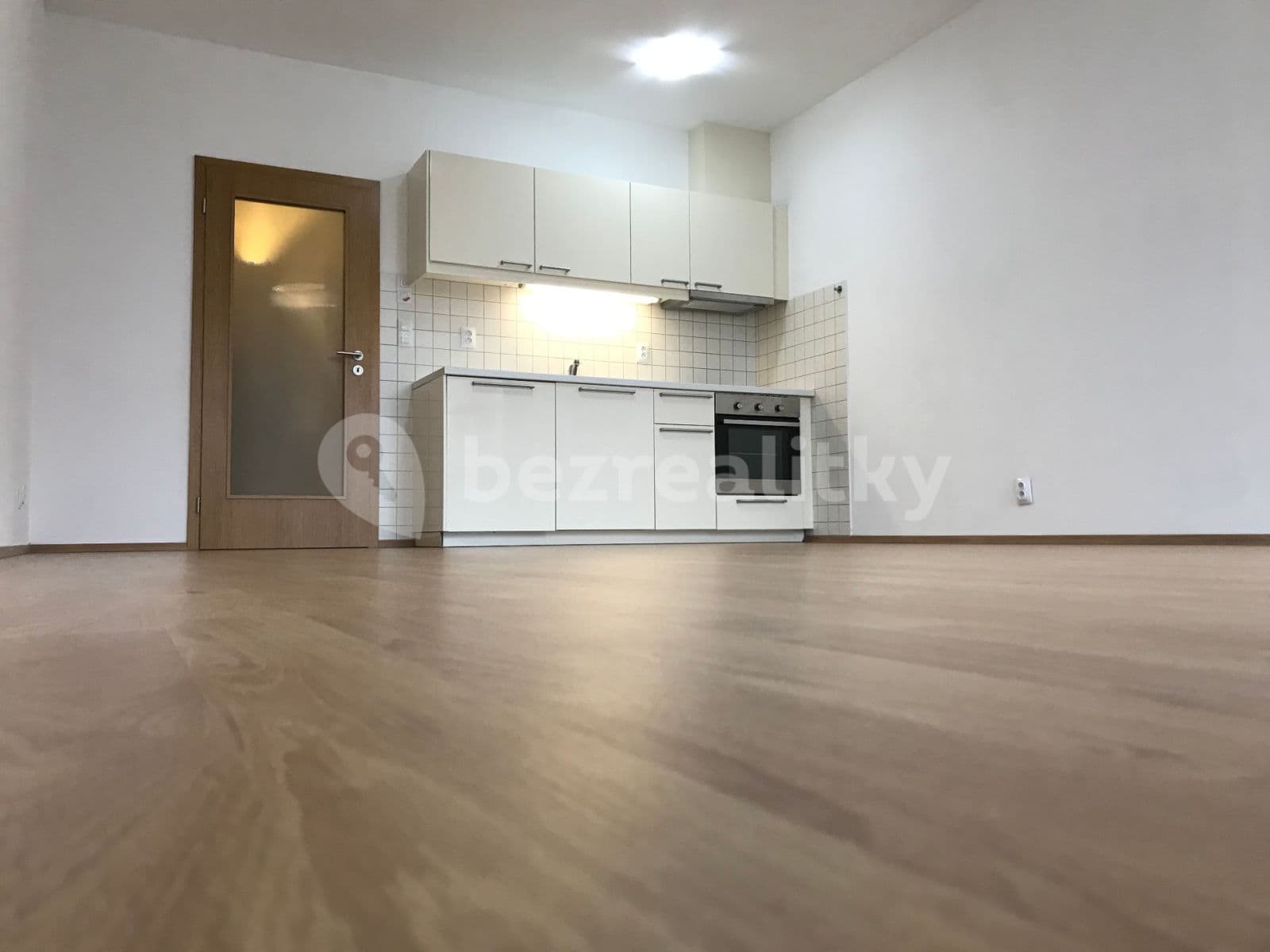 Prenájom bytu 1-izbový 35 m², Sazovická, Praha, Praha Prenájom bytu 1-izbový 35 m², Sazovická, Praha, Praha