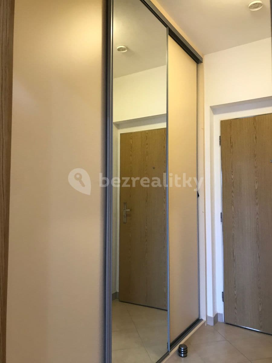 Prenájom bytu 1-izbový 35 m², Sazovická, Praha, Praha Prenájom bytu 1-izbový 35 m², Sazovická, Praha, Praha