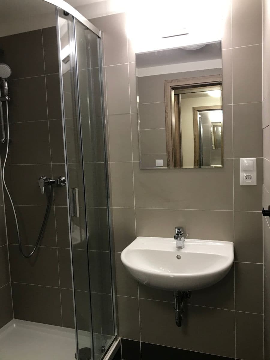 Prenájom bytu 1-izbový 30 m², Do Zahrádek Ⅰ, Praha, Praha Prenájom bytu 1-izbový 30 m², Do Zahrádek Ⅰ, Praha, Praha