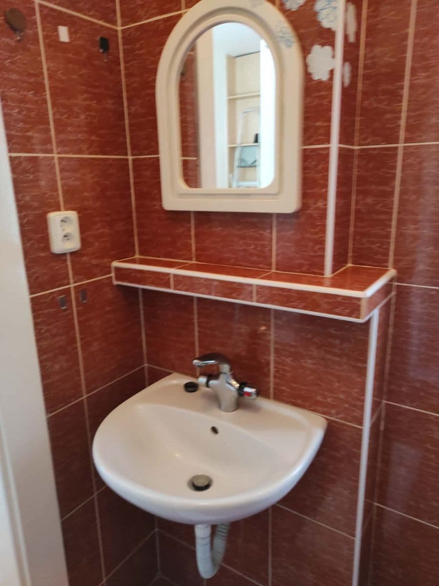 Prenájom bytu 1-izbový 40 m², Hálkova, Pečky, Středočeský kraj Prenájom bytu 1-izbový 40 m², Hálkova, Pečky, Středočeský kraj