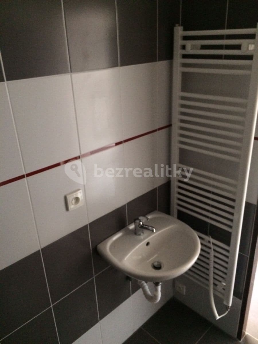 Prenájom bytu 1-izbový 22 m², Macanova, Pardubice, Pardubický kraj Prenájom bytu 1-izbový 22 m², Macanova, Pardubice, Pardubický kraj