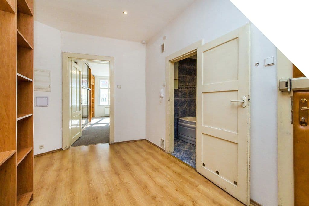 Prenájom bytu 3-izbový 80 m², Slovinská, Praha, Praha Prenájom bytu 3-izbový 80 m², Slovinská, Praha, Praha