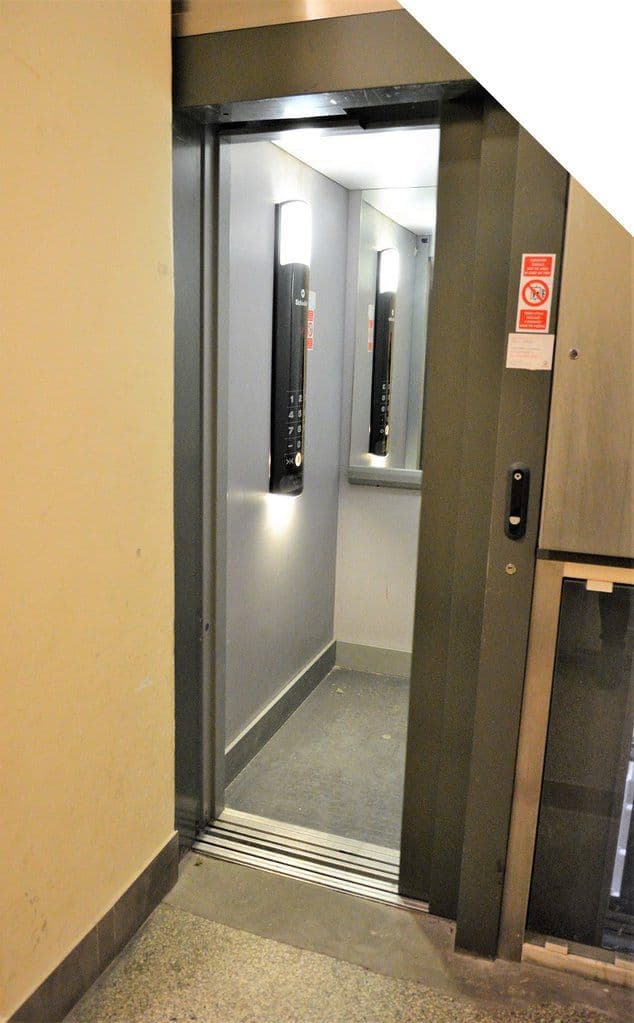 Prenájom bytu 3-izbový 80 m², Slovinská, Praha, Praha Prenájom bytu 3-izbový 80 m², Slovinská, Praha, Praha