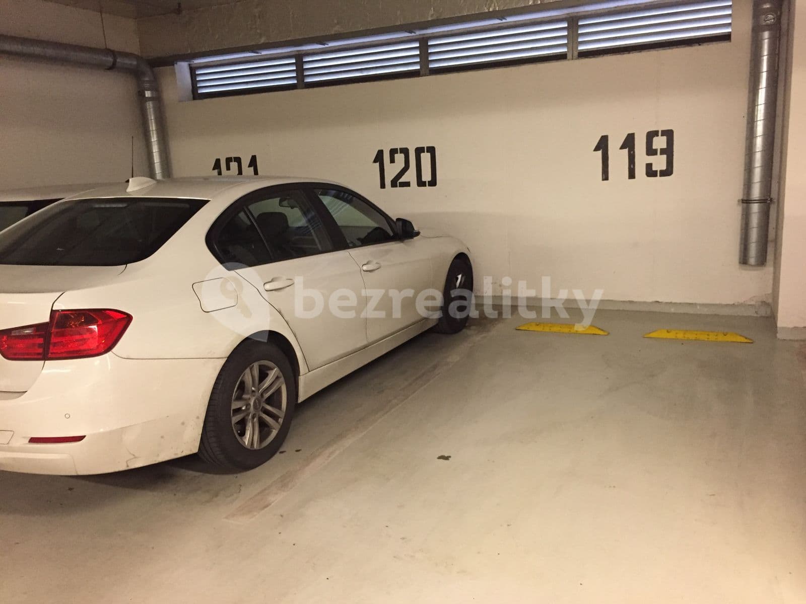 Prenájom garáže 17 m², U Měšťanského Pivovaru, Praha, Praha Prenájom garáže 17 m², U Měšťanského Pivovaru, Praha, Praha