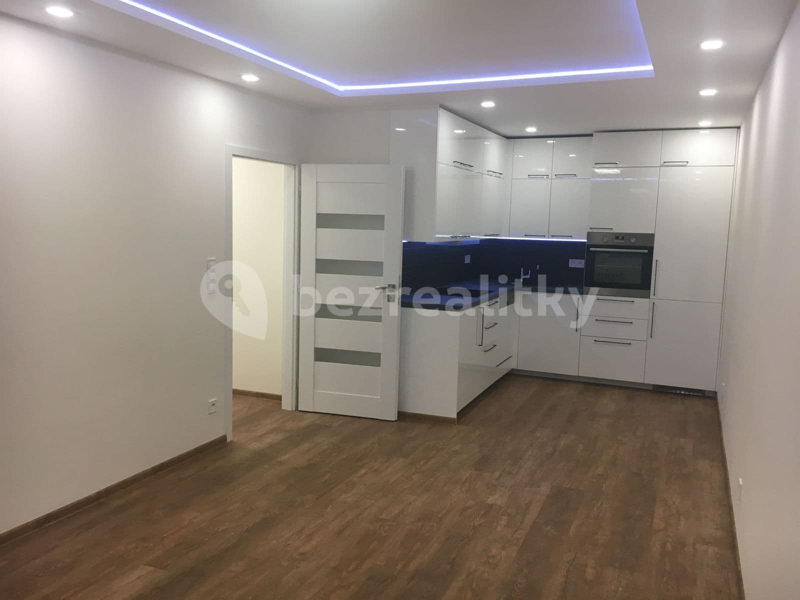 Prenájom bytu 2-izbový 45 m², Nevanova, Praha, Praha Prenájom bytu 2-izbový 45 m², Nevanova, Praha, Praha
