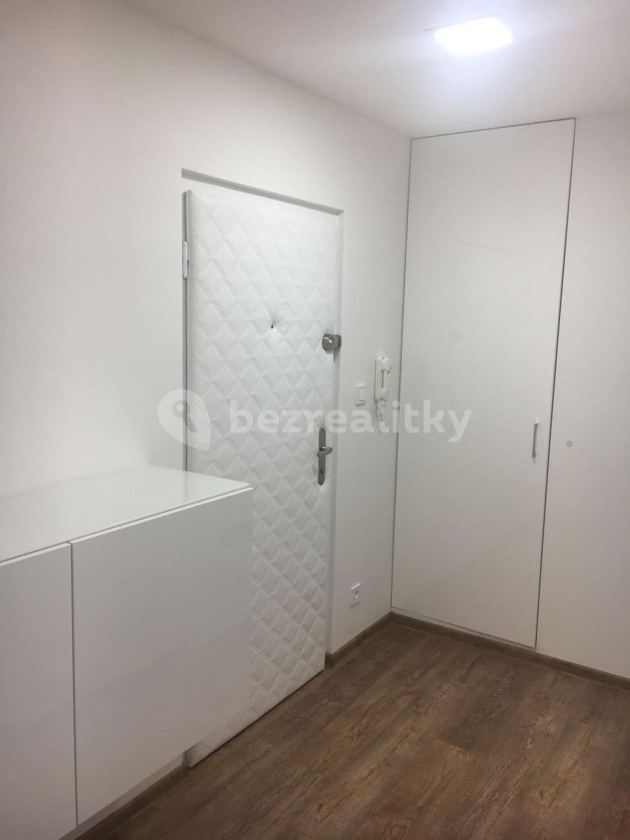 Prenájom bytu 2-izbový 45 m², Nevanova, Praha, Praha Prenájom bytu 2-izbový 45 m², Nevanova, Praha, Praha