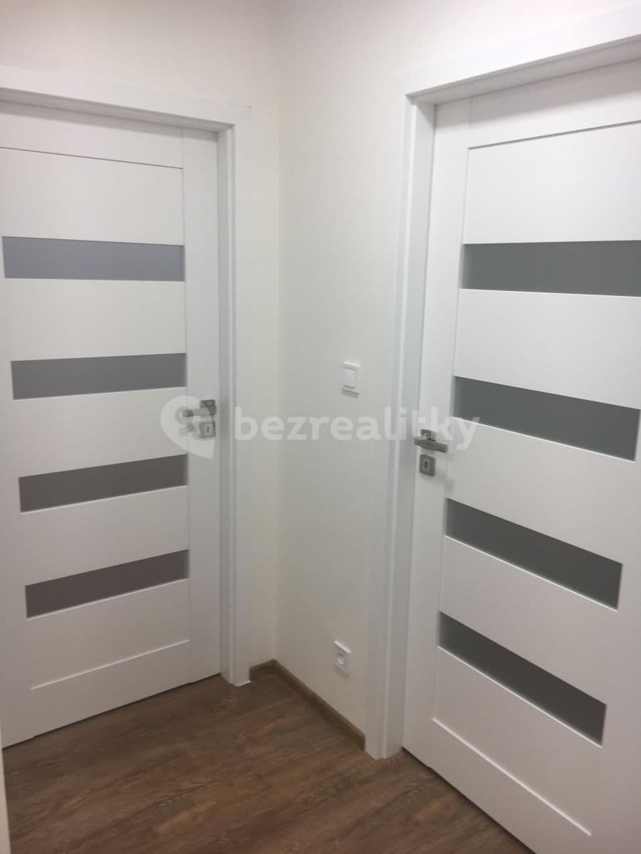 Prenájom bytu 2-izbový 45 m², Nevanova, Praha, Praha Prenájom bytu 2-izbový 45 m², Nevanova, Praha, Praha
