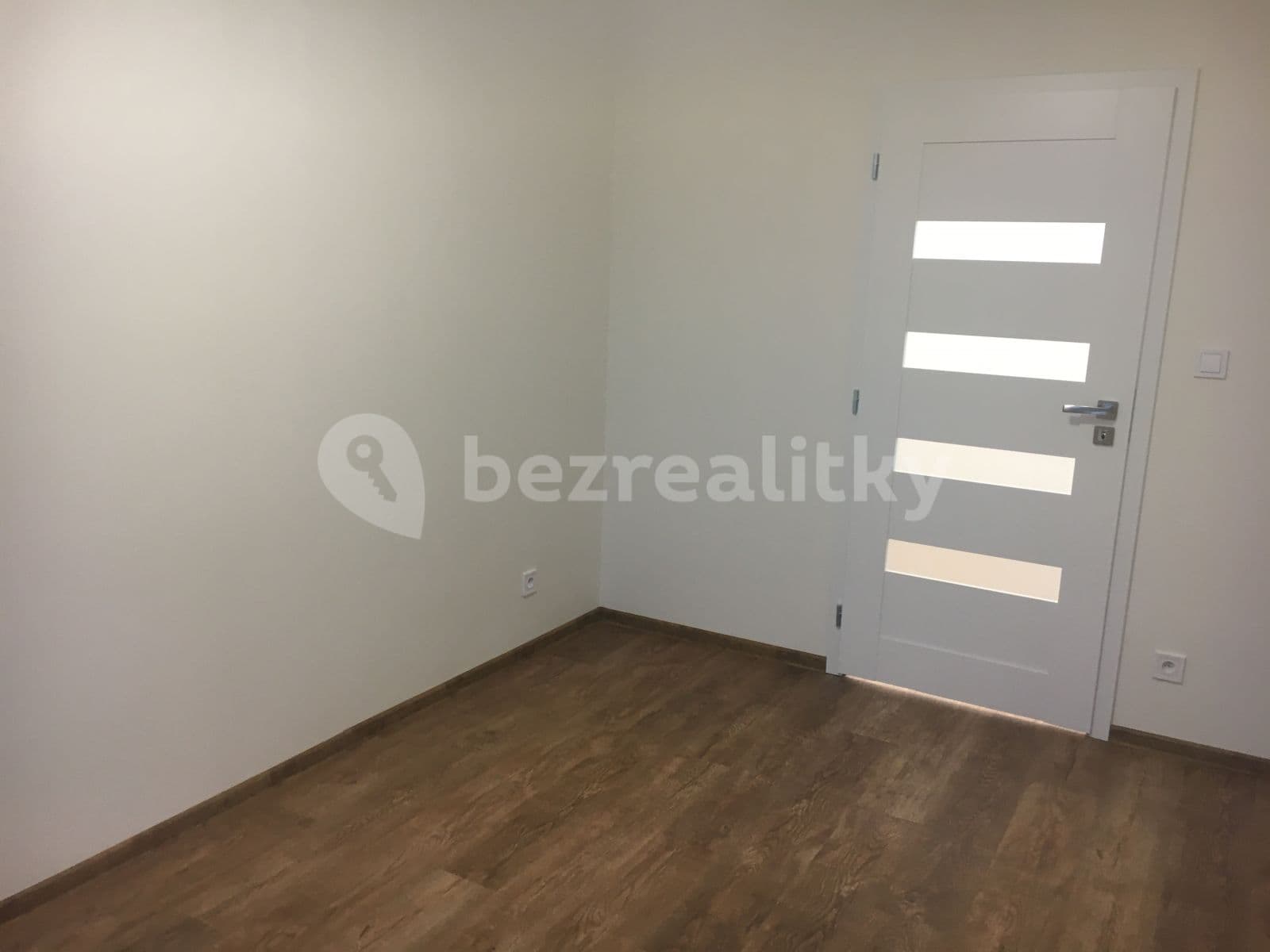Prenájom bytu 2-izbový 45 m², Nevanova, Praha, Praha Prenájom bytu 2-izbový 45 m², Nevanova, Praha, Praha