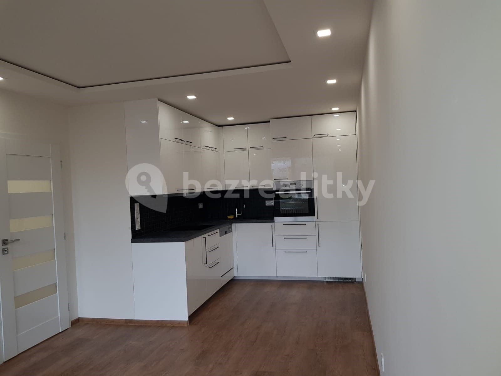 Prenájom bytu 2-izbový 45 m², Nevanova, Praha, Praha Prenájom bytu 2-izbový 45 m², Nevanova, Praha, Praha