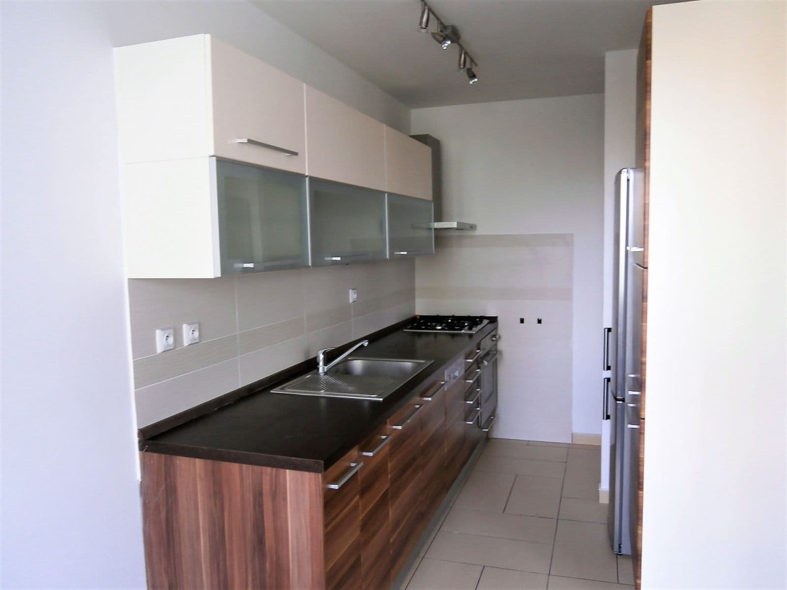 Prenájom bytu 3-izbový 78 m², Zvoncovitá, Praha, Praha Prenájom bytu 3-izbový 78 m², Zvoncovitá, Praha, Praha