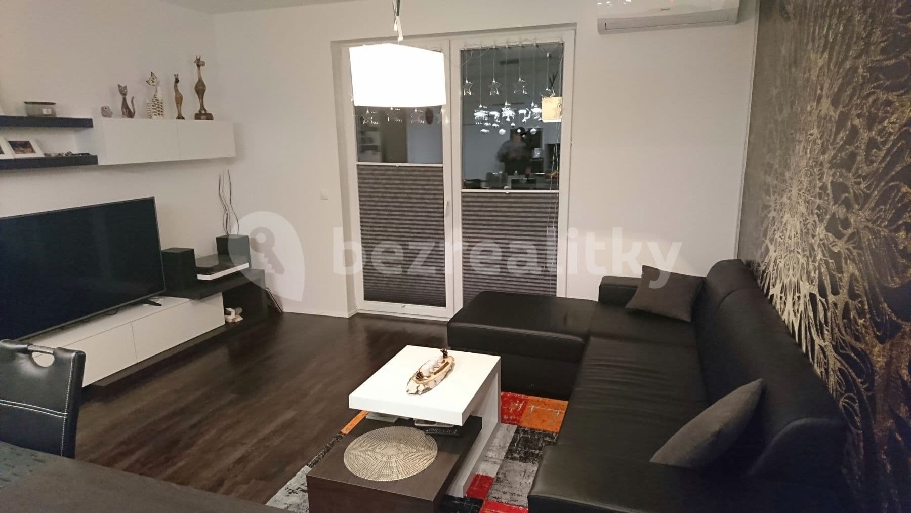 Prenájom bytu 3-izbový 70 m², Dlouhá, Tišnov, Jihomoravský kraj Prenájom bytu 3-izbový 70 m², Dlouhá, Tišnov, Jihomoravský kraj