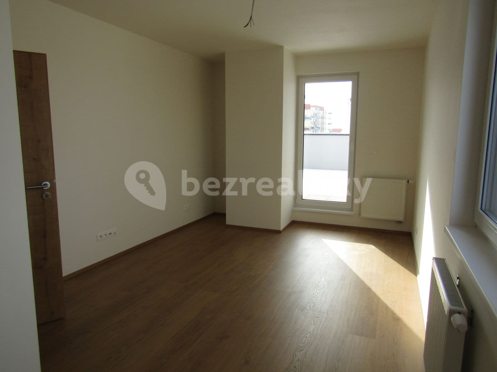 Prenájom bytu 4-izbový 118 m², Škrábkových, Praha, Praha Prenájom bytu 4-izbový 118 m², Škrábkových, Praha, Praha