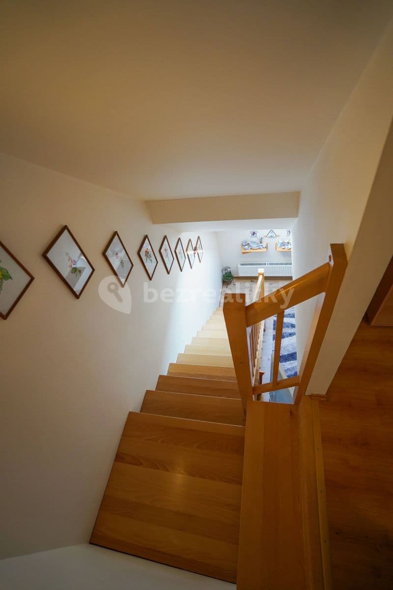 Prenájom domu 90 m², pozemok 300 m², Náves, Úholičky, Středočeský kraj Prenájom domu 90 m², pozemok 300 m², Náves, Úholičky, Středočeský kraj