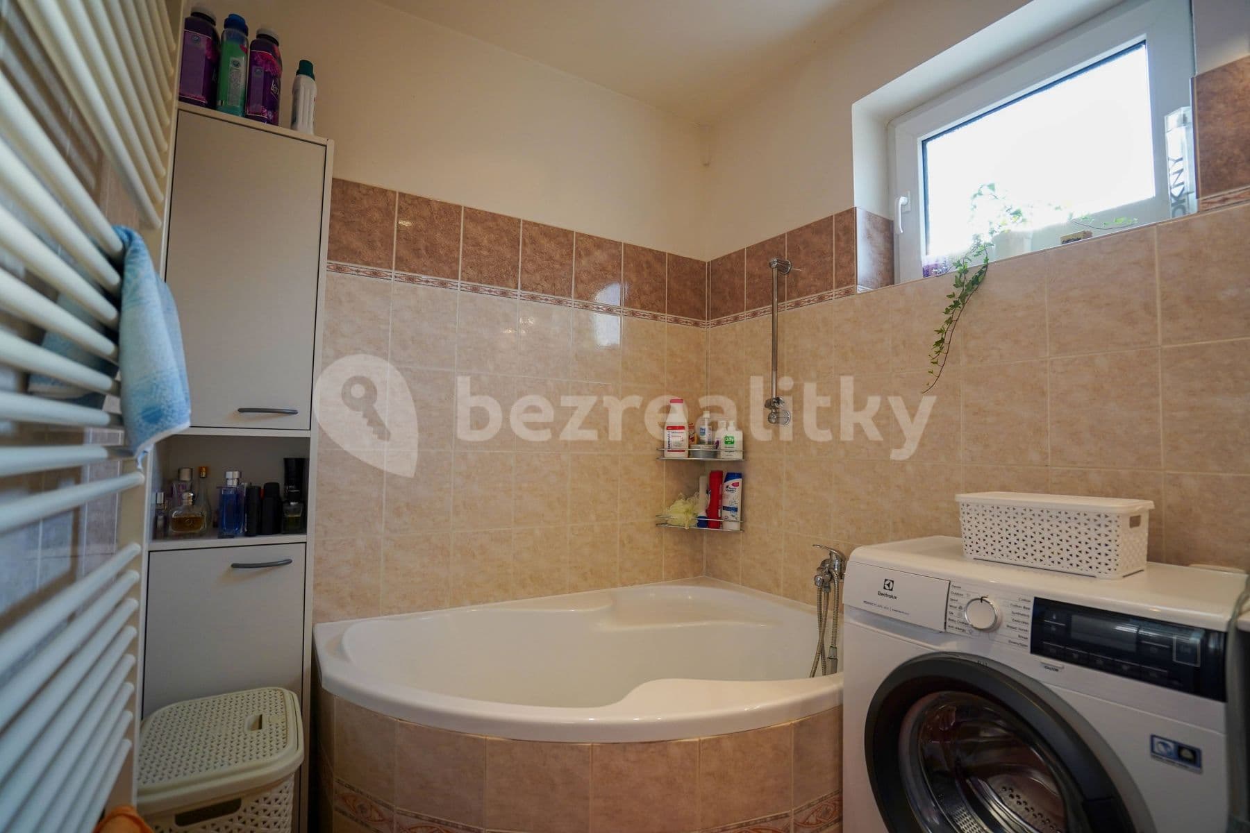 Prenájom domu 90 m², pozemok 300 m², Náves, Úholičky, Středočeský kraj Prenájom domu 90 m², pozemok 300 m², Náves, Úholičky, Středočeský kraj