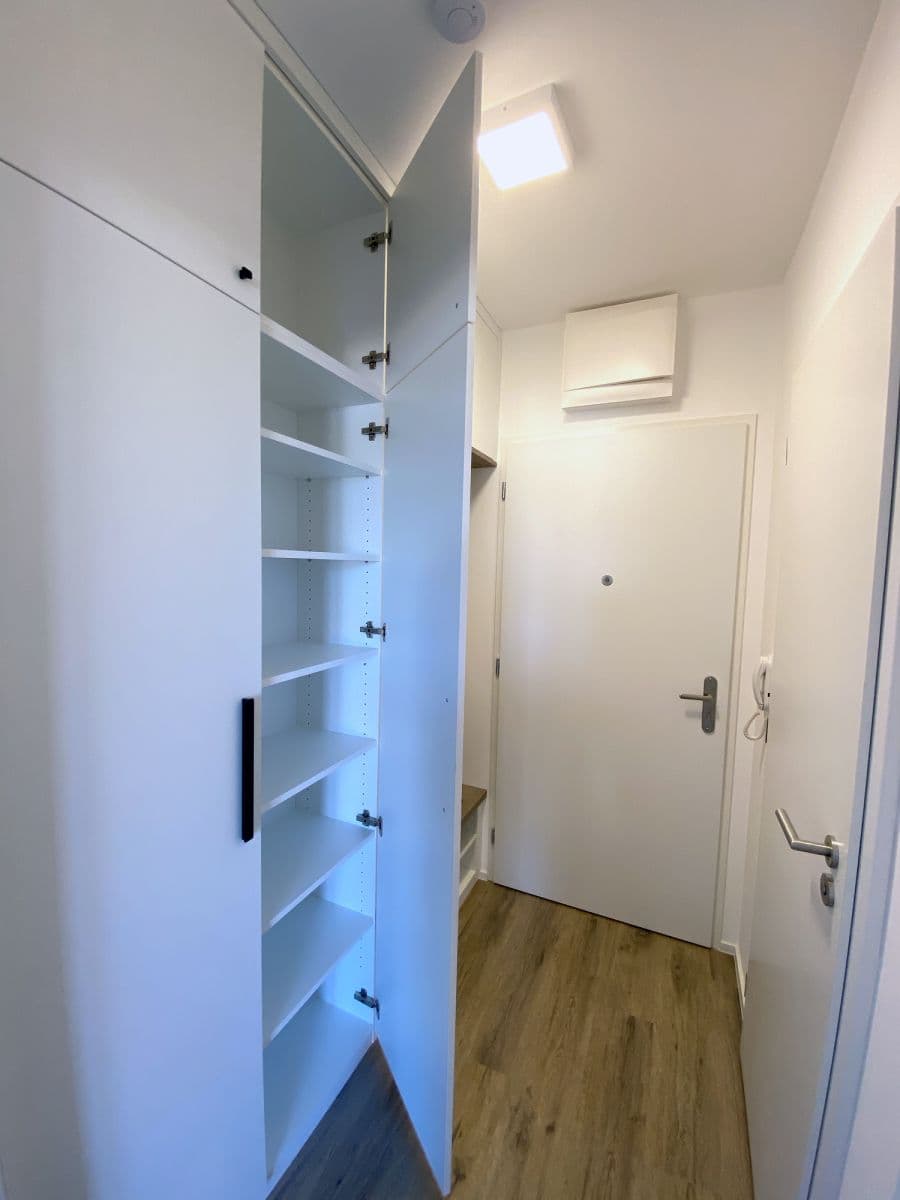 Prenájom bytu Garsoniéra 21 m², Chaloupkova, Brno, Jihomoravský kraj Prenájom bytu Garsoniéra 21 m², Chaloupkova, Brno, Jihomoravský kraj