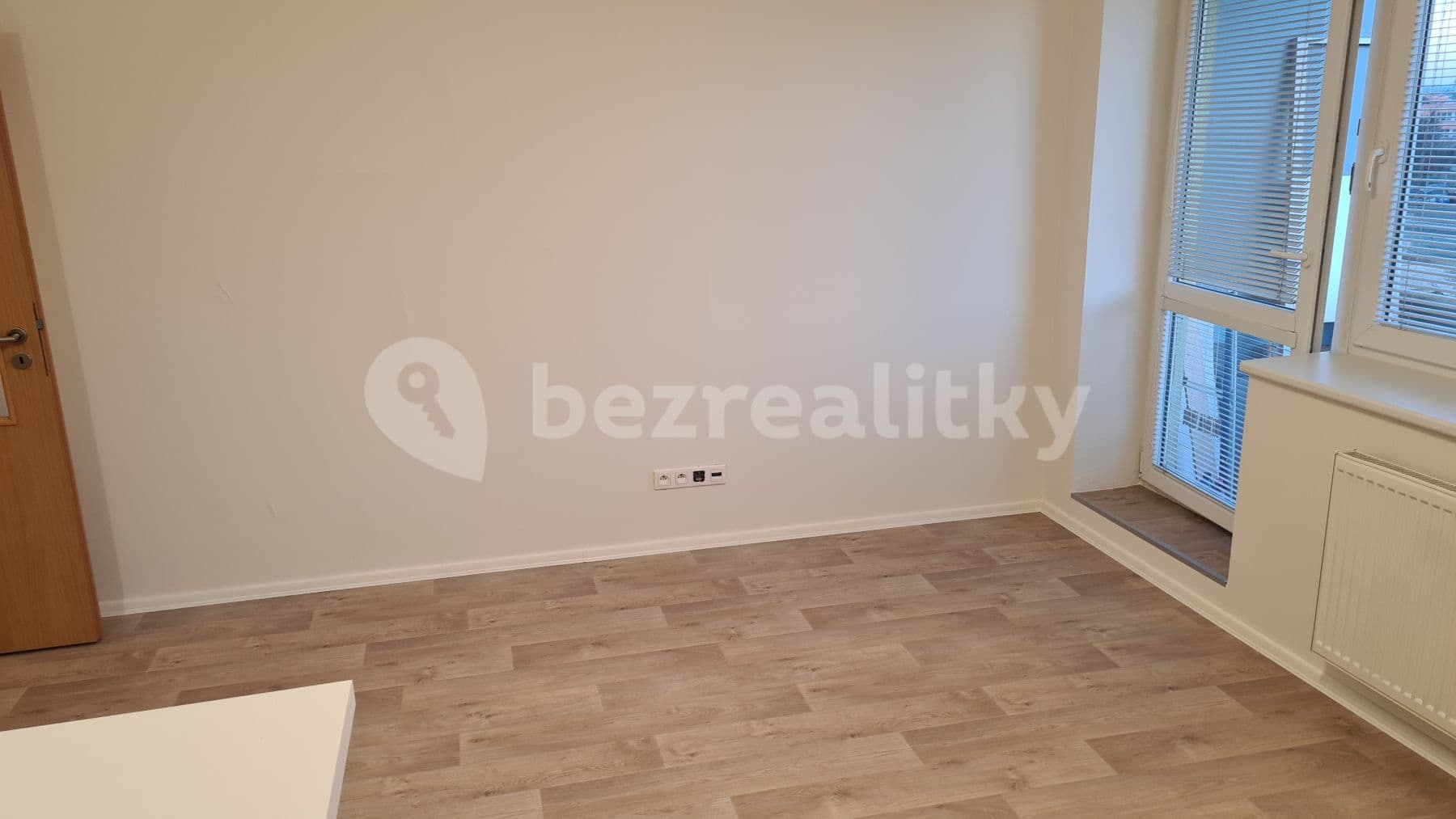 Prenájom bytu 1-izbový 30 m², Boloňská, Praha, Praha Prenájom bytu 1-izbový 30 m², Boloňská, Praha, Praha