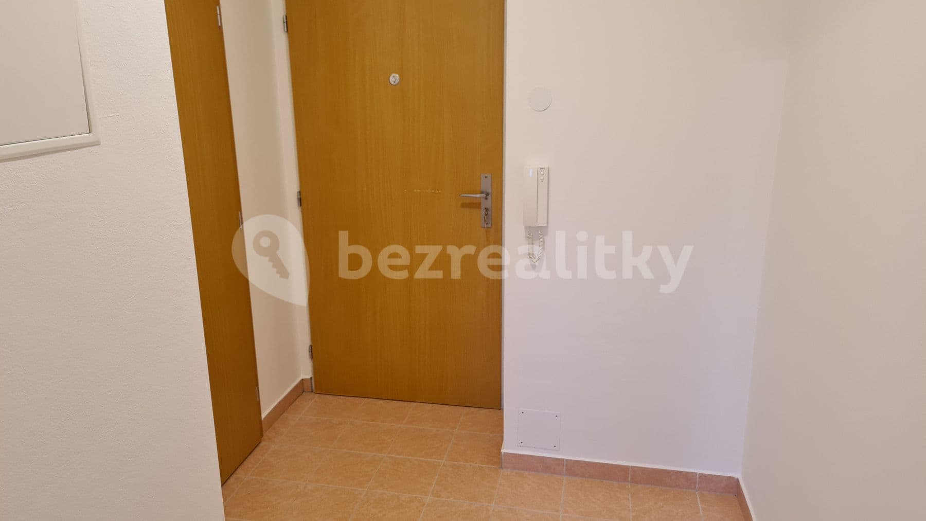 Prenájom bytu 1-izbový 30 m², Boloňská, Praha, Praha Prenájom bytu 1-izbový 30 m², Boloňská, Praha, Praha