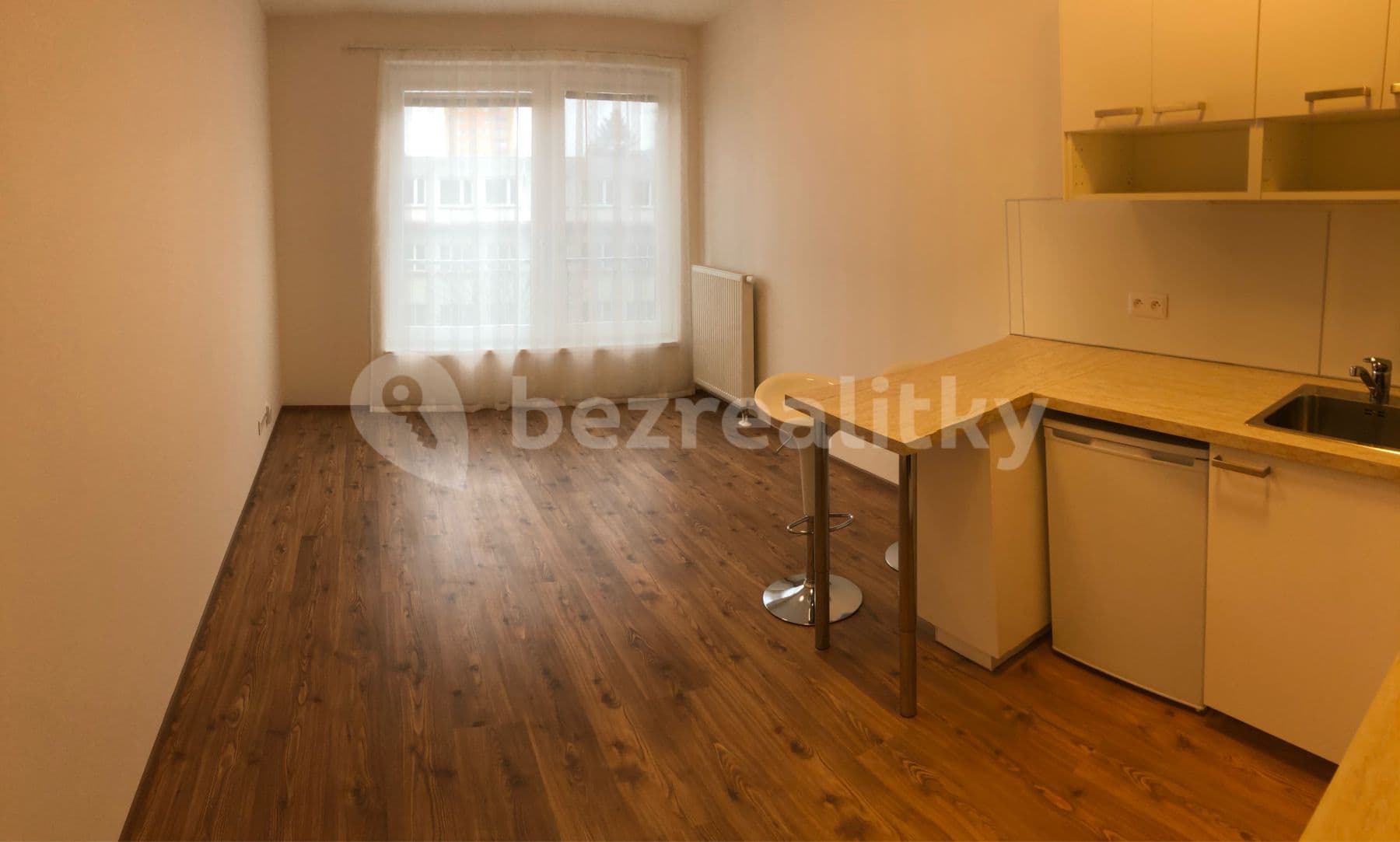 Prenájom bytu 1-izbový 30 m², Na Spravedlnosti, Pardubice, Pardubický kraj Prenájom bytu 1-izbový 30 m², Na Spravedlnosti, Pardubice, Pardubický kraj