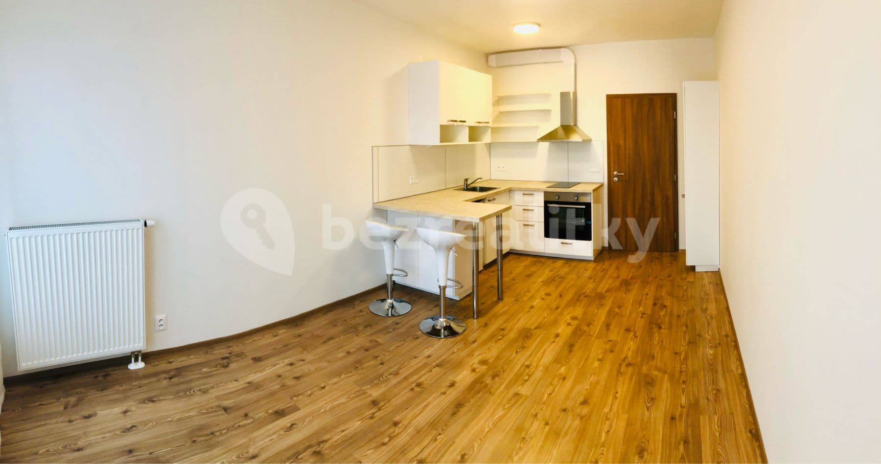 Prenájom bytu 1-izbový 30 m², Na Spravedlnosti, Pardubice, Pardubický kraj Prenájom bytu 1-izbový 30 m², Na Spravedlnosti, Pardubice, Pardubický kraj
