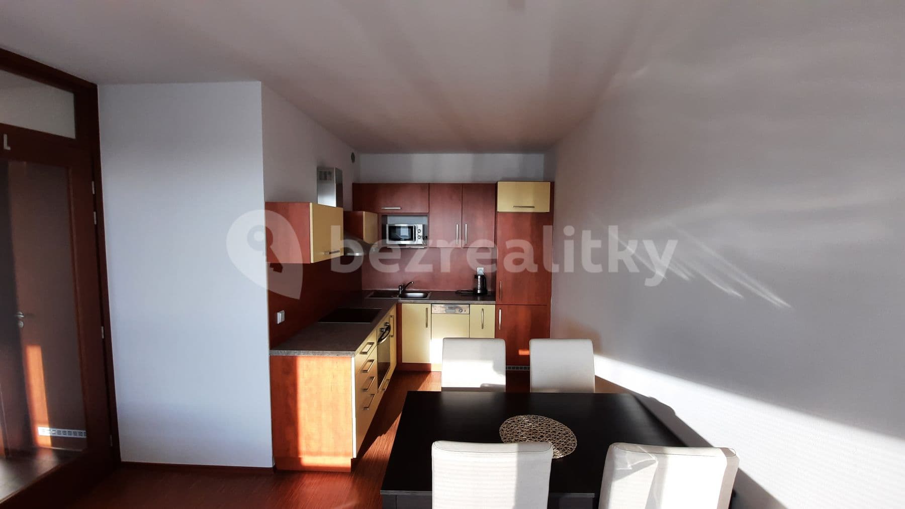 Prenájom bytu 2-izbový 47 m², Jeremiášova, Praha, Praha Prenájom bytu 2-izbový 47 m², Jeremiášova, Praha, Praha