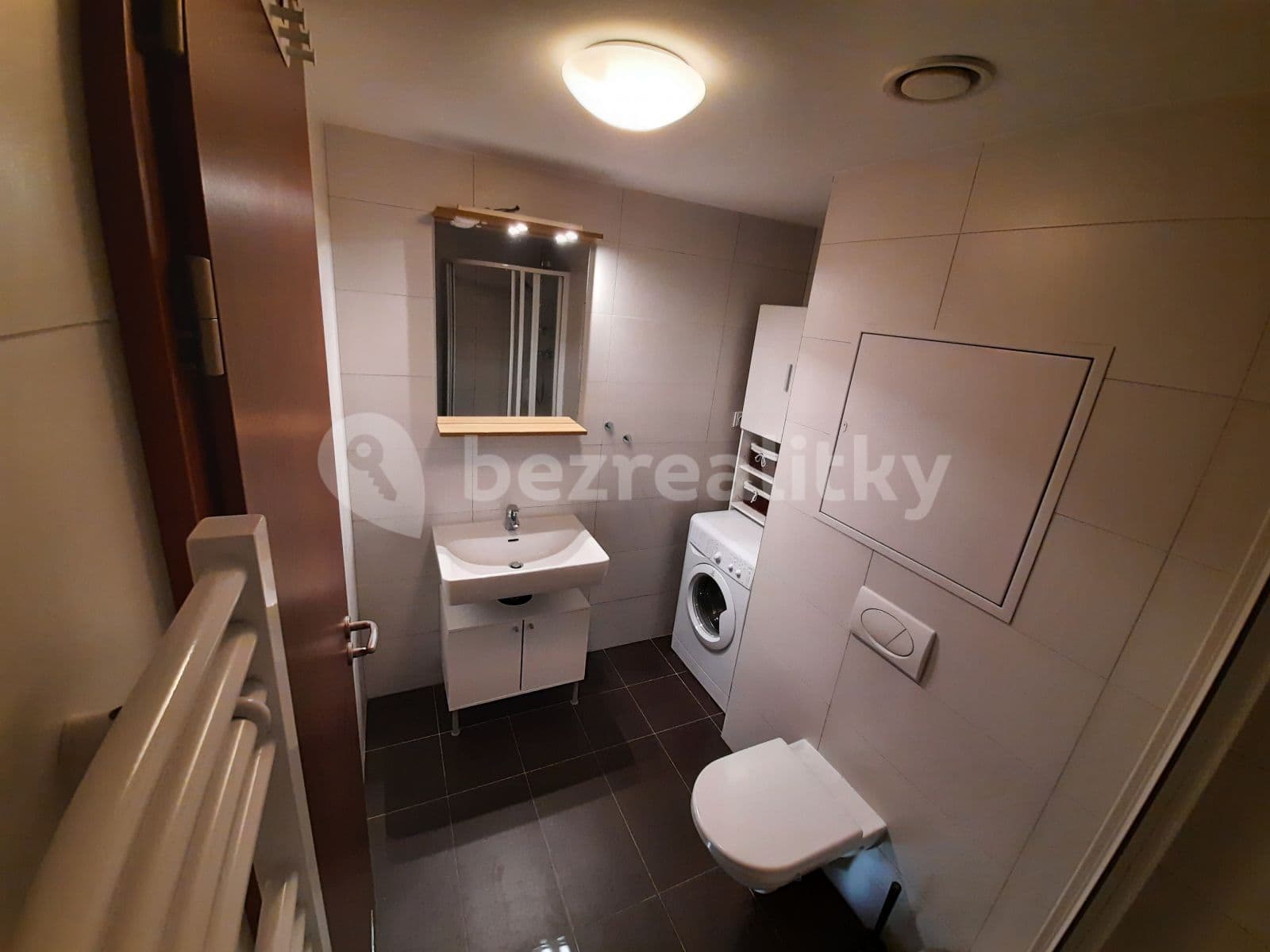 Prenájom bytu 2-izbový 47 m², Jeremiášova, Praha, Praha Prenájom bytu 2-izbový 47 m², Jeremiášova, Praha, Praha