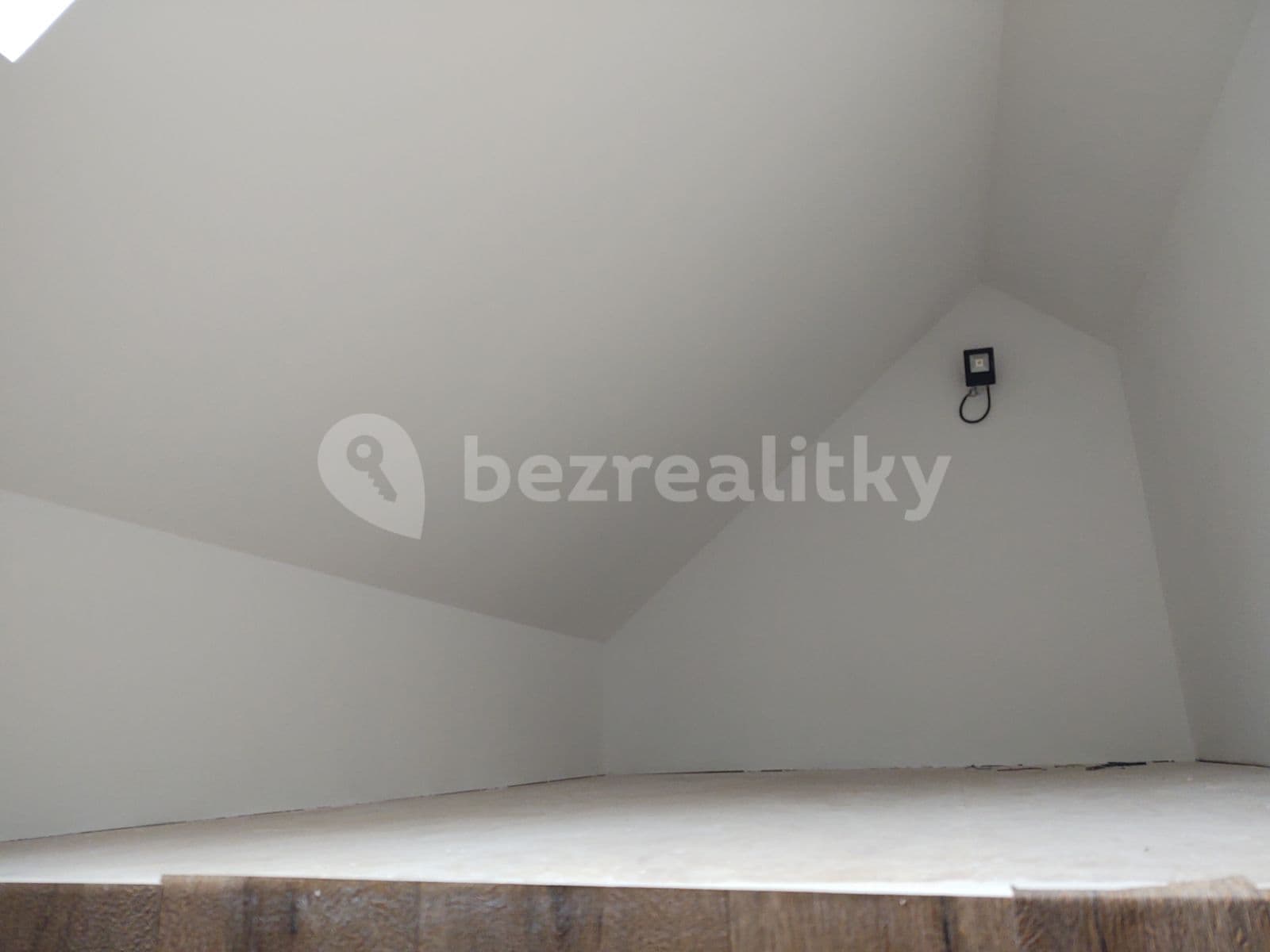 Prenájom bytu 3-izbový 90 m², Komenského, Řevnice, Středočeský kraj Prenájom bytu 3-izbový 90 m², Komenského, Řevnice, Středočeský kraj