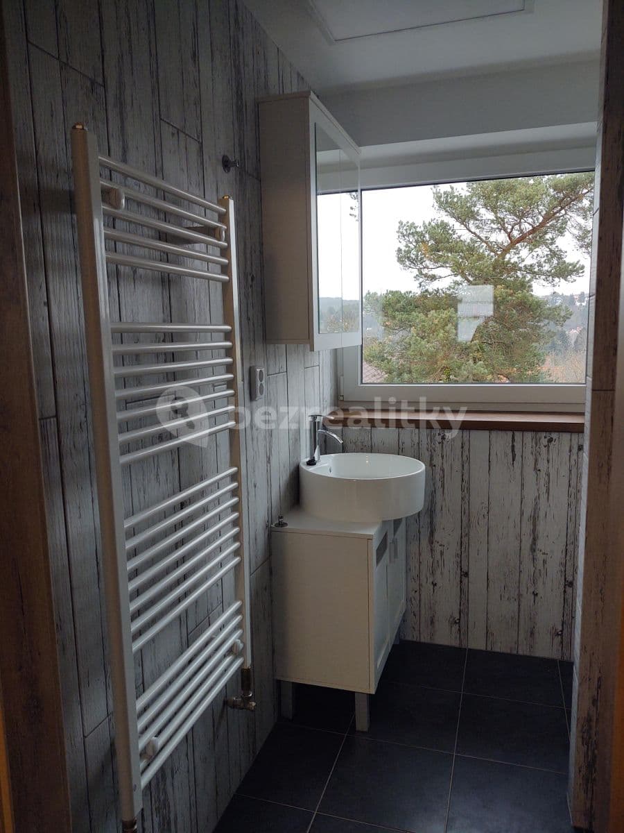 Prenájom bytu 3-izbový 90 m², Komenského, Řevnice, Středočeský kraj Prenájom bytu 3-izbový 90 m², Komenského, Řevnice, Středočeský kraj