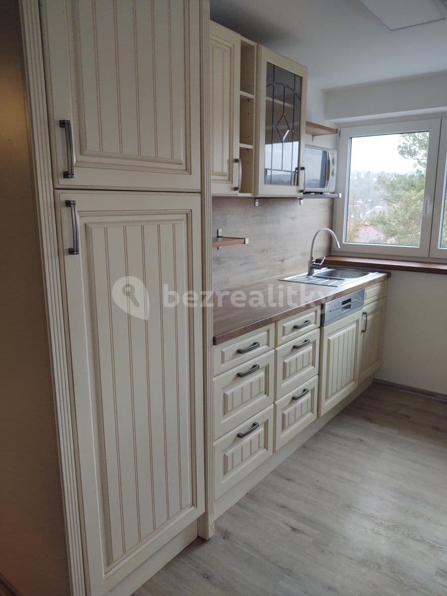 Prenájom bytu 3-izbový 90 m², Komenského, Řevnice, Středočeský kraj Prenájom bytu 3-izbový 90 m², Komenského, Řevnice, Středočeský kraj