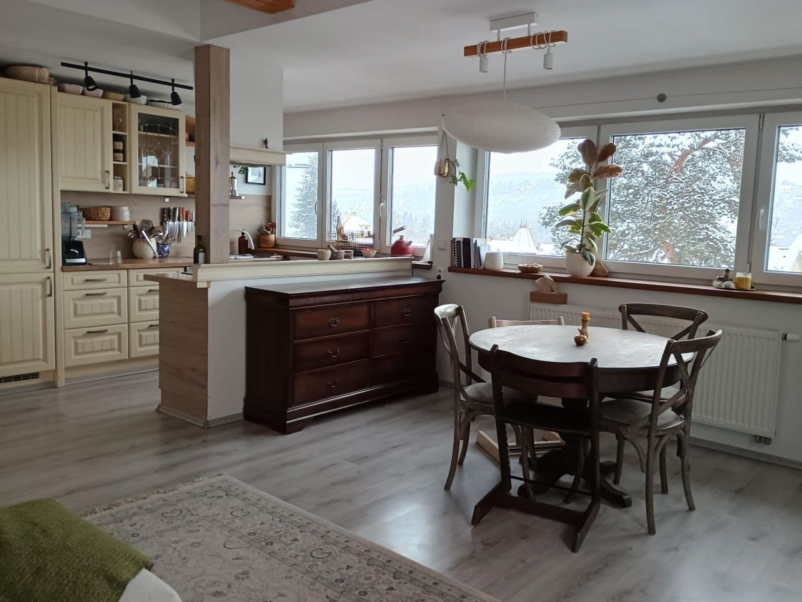 Prenájom bytu 3-izbový 90 m², Komenského, Řevnice, Středočeský kraj Prenájom bytu 3-izbový 90 m², Komenského, Řevnice, Středočeský kraj