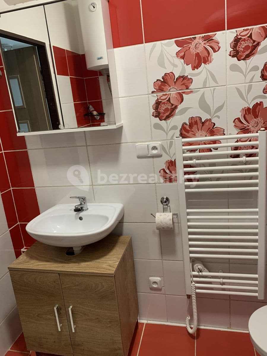 Prenájom bytu 1-izbový 45 m², Pod Rozhlednou, Jihlava, Kraj Vysočina Prenájom bytu 1-izbový 45 m², Pod Rozhlednou, Jihlava, Kraj Vysočina