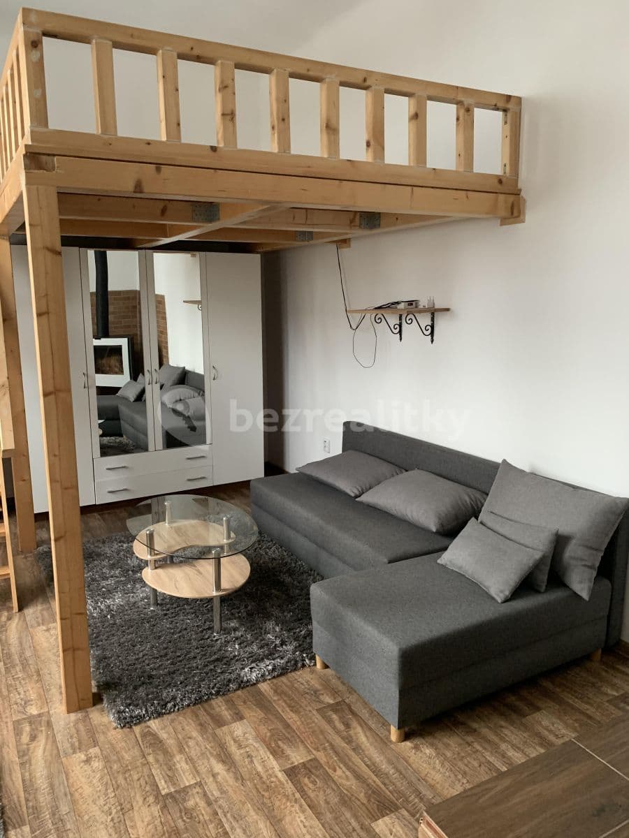 Prenájom bytu 1-izbový 45 m², Pod Rozhlednou, Jihlava, Kraj Vysočina Prenájom bytu 1-izbový 45 m², Pod Rozhlednou, Jihlava, Kraj Vysočina