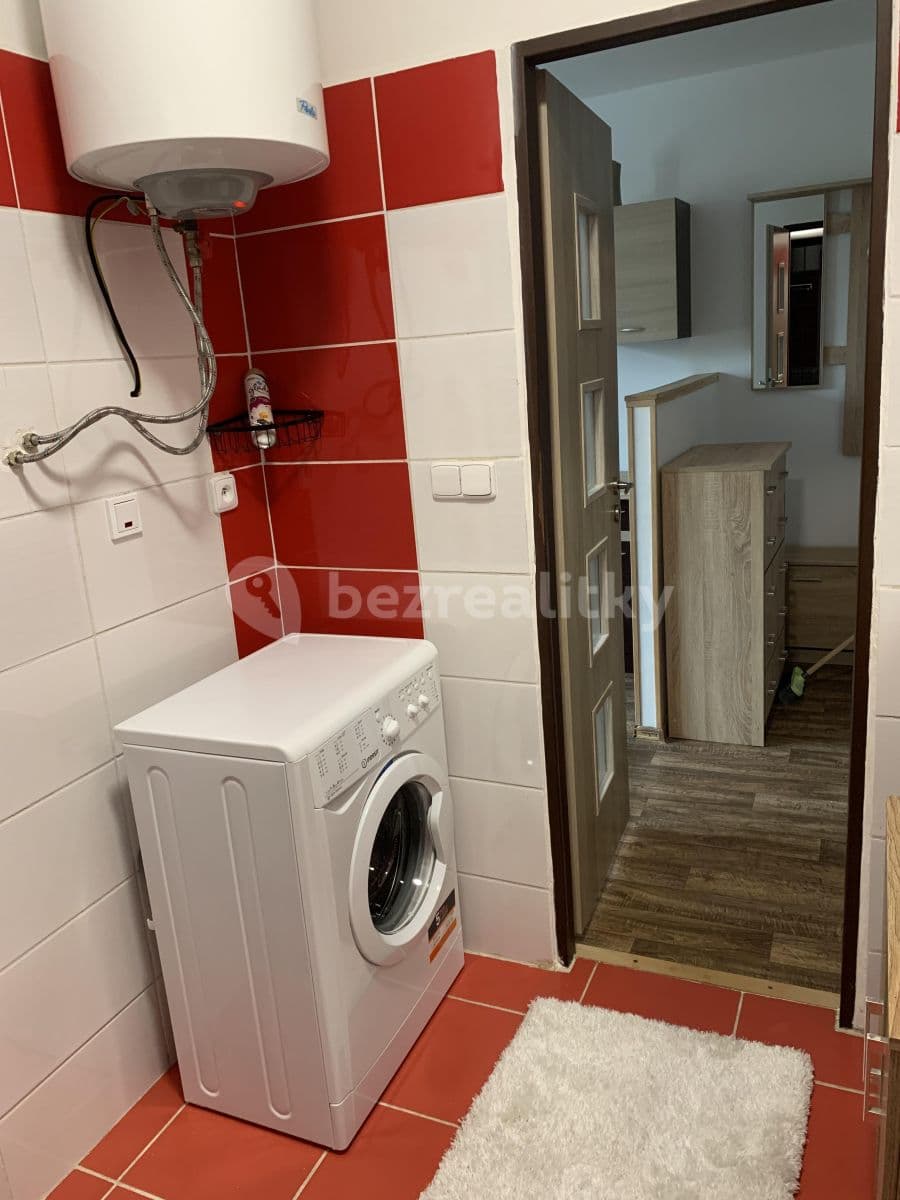 Prenájom bytu 1-izbový 45 m², Pod Rozhlednou, Jihlava, Kraj Vysočina Prenájom bytu 1-izbový 45 m², Pod Rozhlednou, Jihlava, Kraj Vysočina