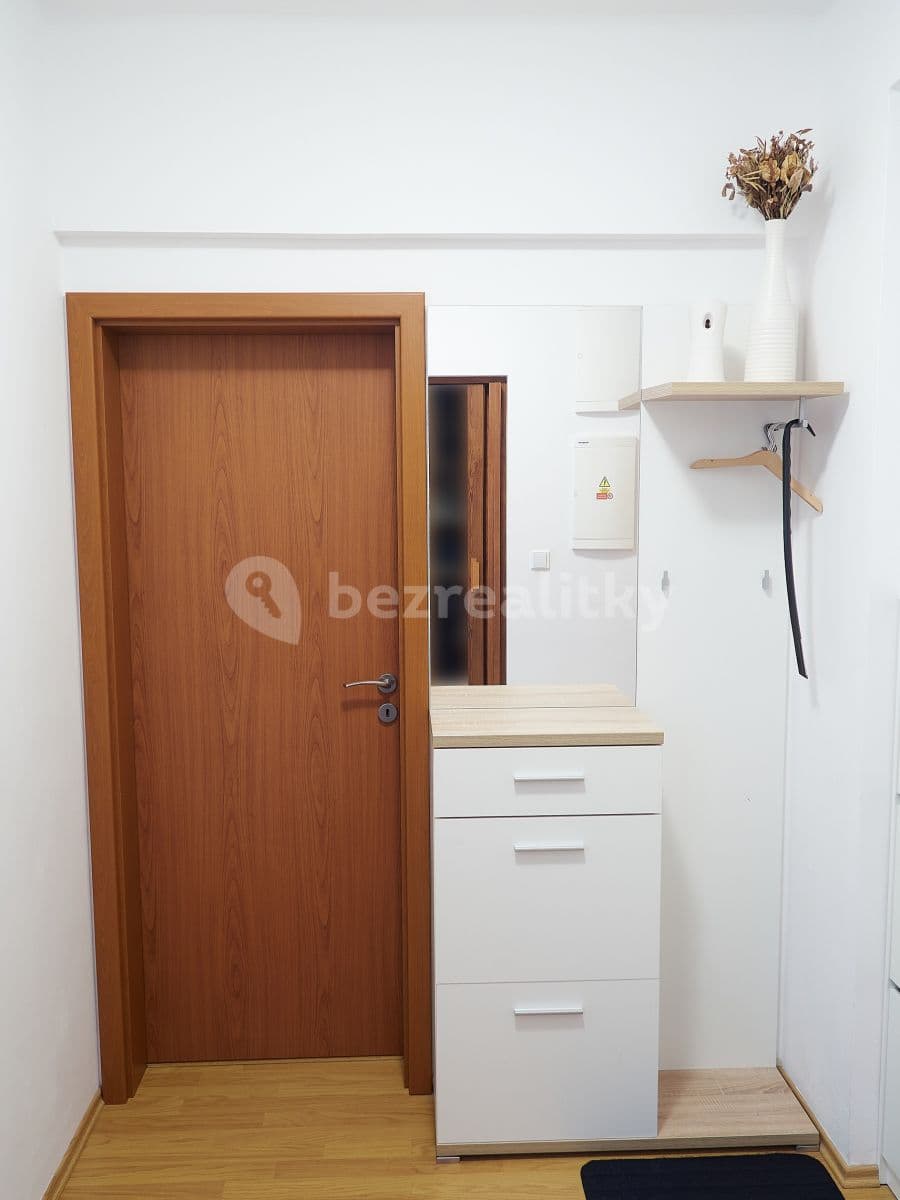 Prenájom bytu 2-izbový 40 m², Luštěnická, Praha, Praha Prenájom bytu 2-izbový 40 m², Luštěnická, Praha, Praha