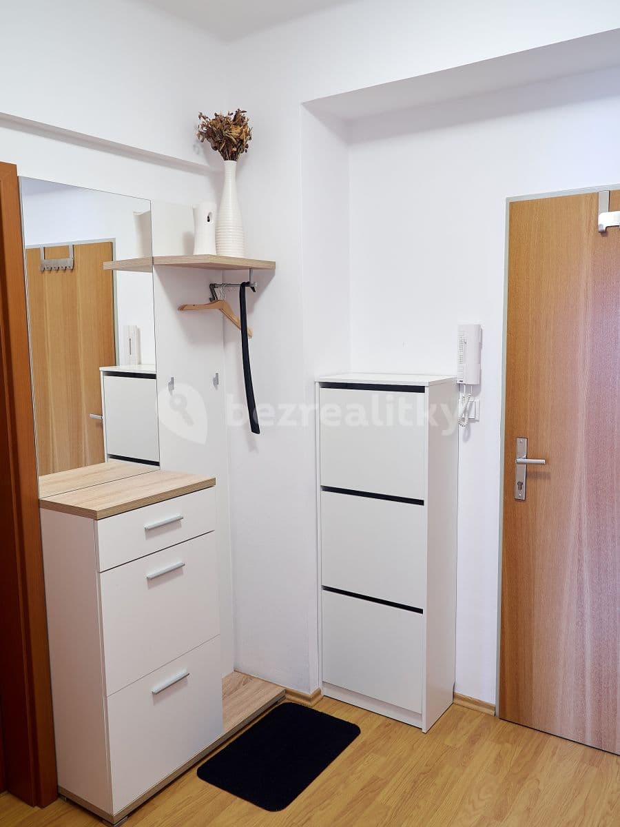 Prenájom bytu 2-izbový 40 m², Luštěnická, Praha, Praha Prenájom bytu 2-izbový 40 m², Luštěnická, Praha, Praha