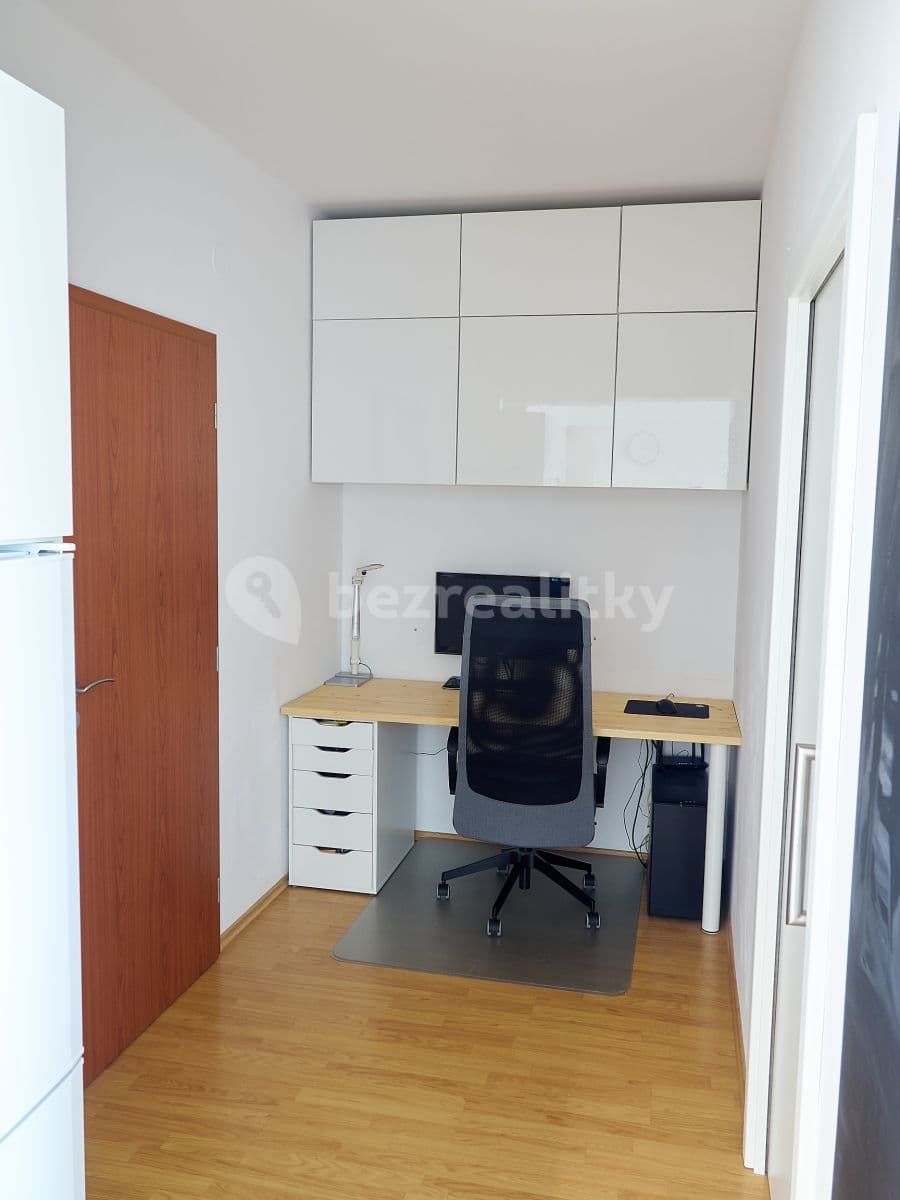 Prenájom bytu 2-izbový 40 m², Luštěnická, Praha, Praha Prenájom bytu 2-izbový 40 m², Luštěnická, Praha, Praha