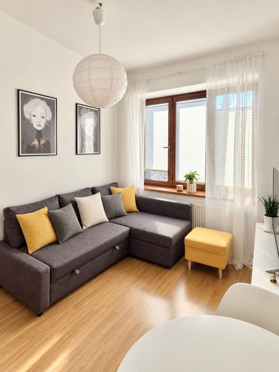 Prenájom bytu 2-izbový 40 m², Luštěnická, Praha, Praha Prenájom bytu 2-izbový 40 m², Luštěnická, Praha, Praha