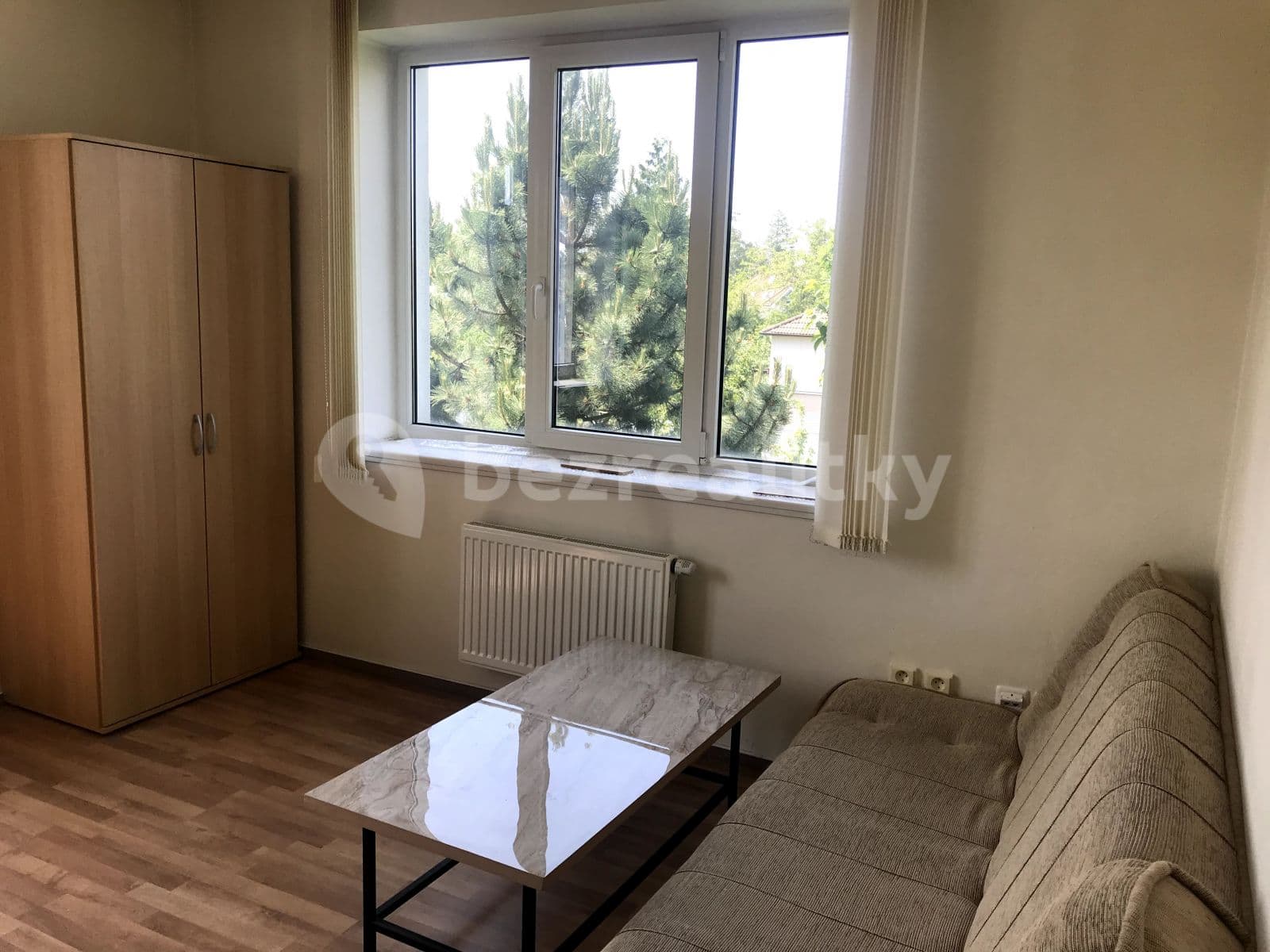 Prenájom bytu 1-izbový 20 m², U Křížku, Průhonice, Středočeský kraj Prenájom bytu 1-izbový 20 m², U Křížku, Průhonice, Středočeský kraj