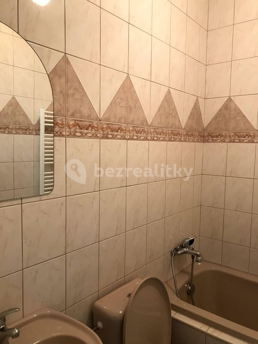 Prenájom bytu 1-izbový 20 m², U Křížku, Průhonice, Středočeský kraj Prenájom bytu 1-izbový 20 m², U Křížku, Průhonice, Středočeský kraj