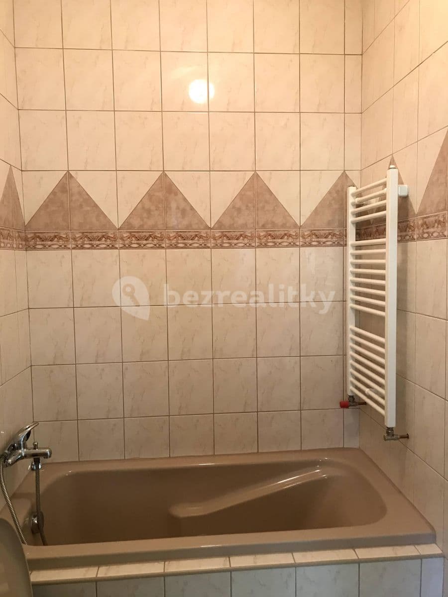 Prenájom bytu 1-izbový 20 m², U Křížku, Průhonice, Středočeský kraj Prenájom bytu 1-izbový 20 m², U Křížku, Průhonice, Středočeský kraj