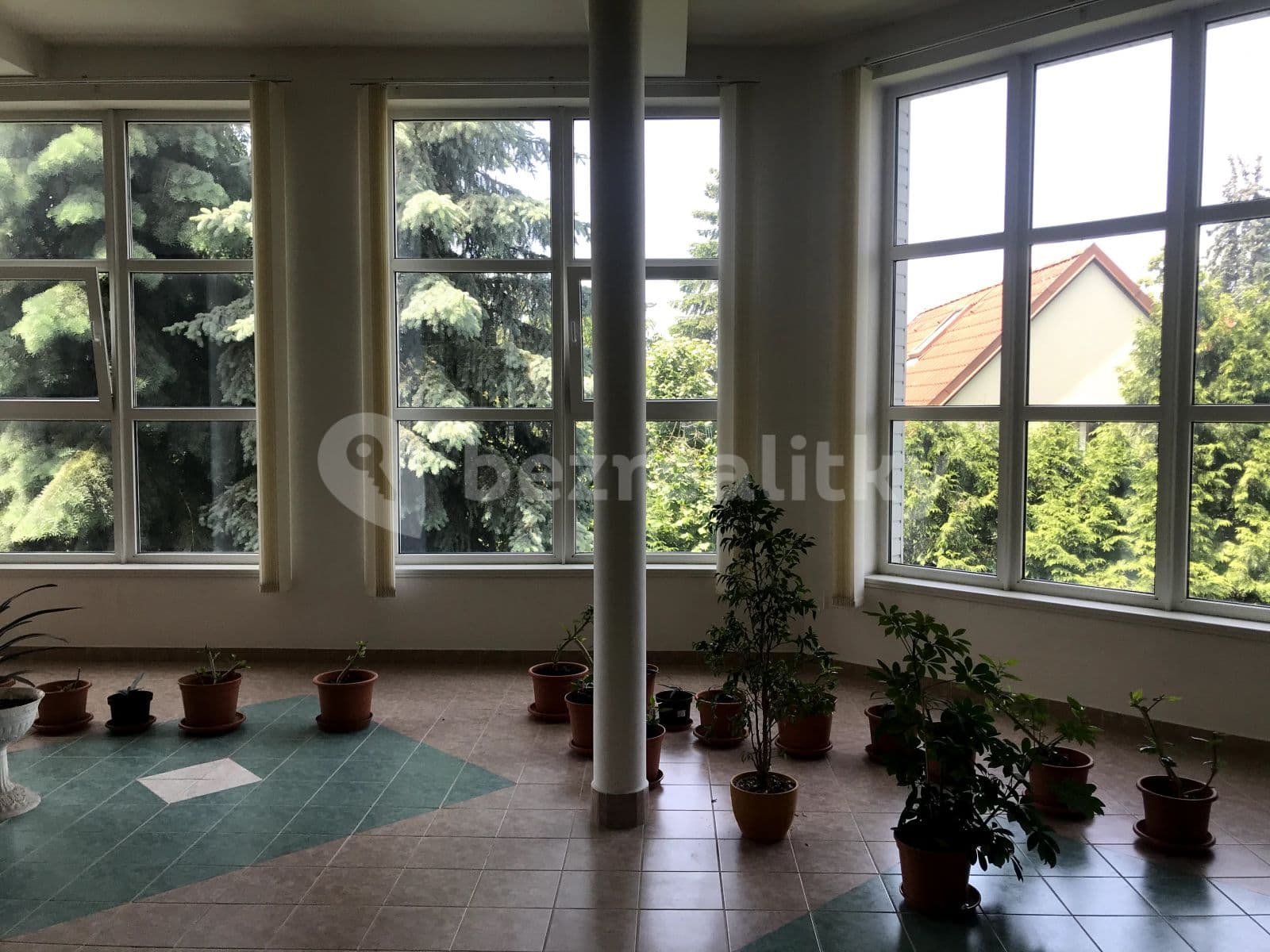 Prenájom bytu 1-izbový 20 m², U Křížku, Průhonice, Středočeský kraj Prenájom bytu 1-izbový 20 m², U Křížku, Průhonice, Středočeský kraj