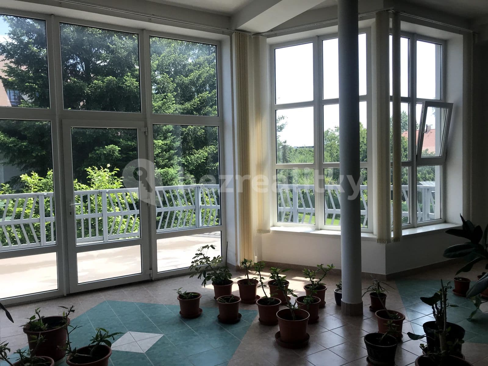 Prenájom bytu 1-izbový 20 m², U Křížku, Průhonice, Středočeský kraj Prenájom bytu 1-izbový 20 m², U Křížku, Průhonice, Středočeský kraj