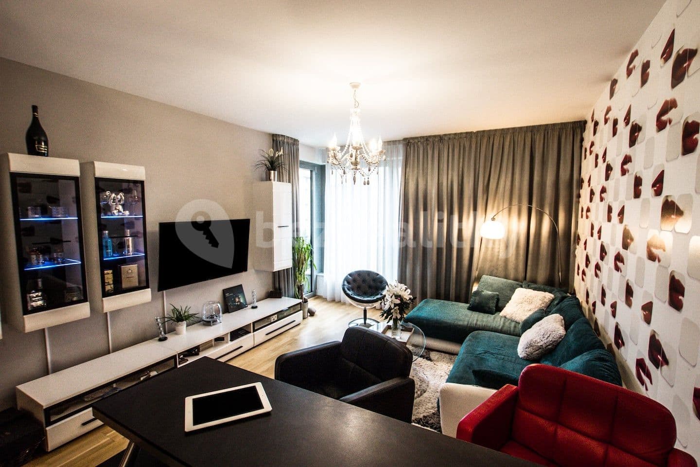 Prenájom bytu 2-izbový 69 m², Korunní, Praha, Praha Prenájom bytu 2-izbový 69 m², Korunní, Praha, Praha