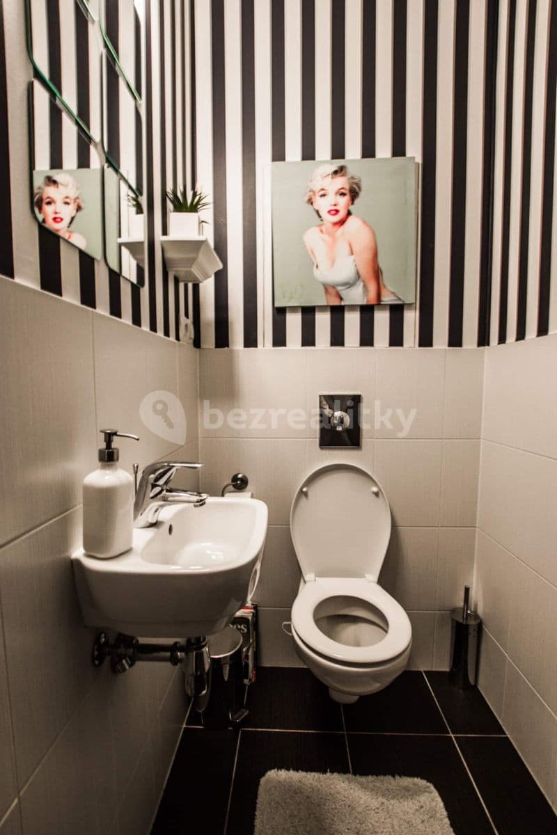 Prenájom bytu 2-izbový 69 m², Korunní, Praha, Praha Prenájom bytu 2-izbový 69 m², Korunní, Praha, Praha