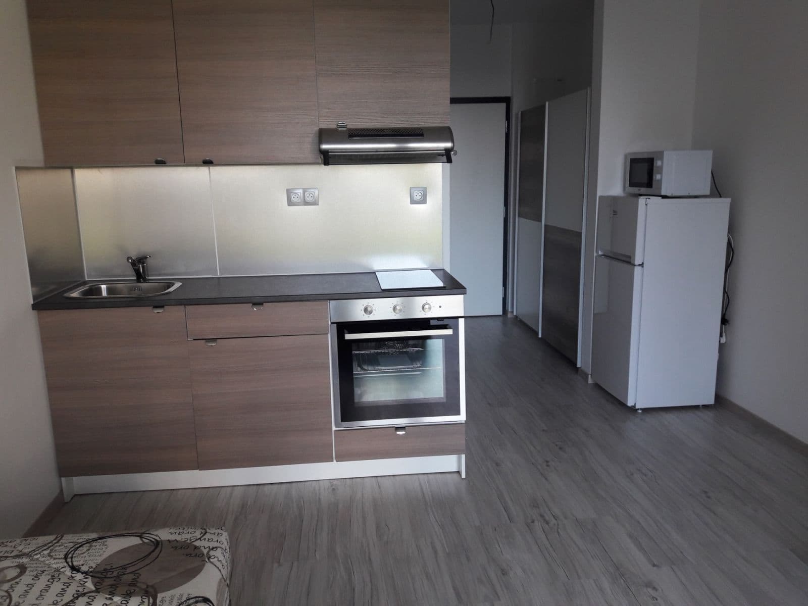 Prenájom bytu 1-izbový 31 m², Zuzany Chalupovej, Petržalka, Bratislavský kraj Prenájom bytu 1-izbový 31 m², Zuzany Chalupovej, Petržalka, Bratislavský kraj