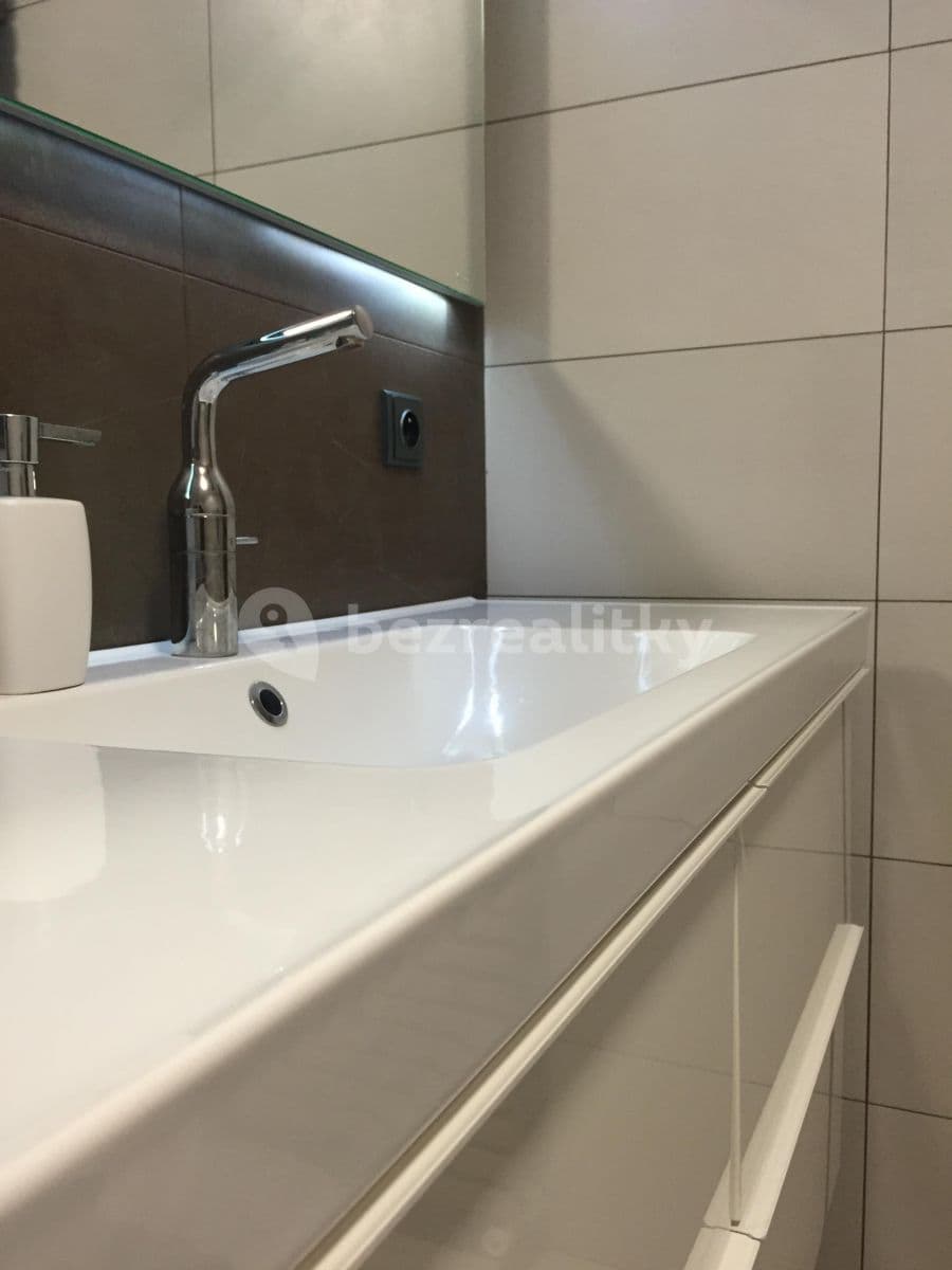 Prenájom bytu 2-izbový 54 m², Lipůvka, Jihomoravský kraj Prenájom bytu 2-izbový 54 m², Lipůvka, Jihomoravský kraj