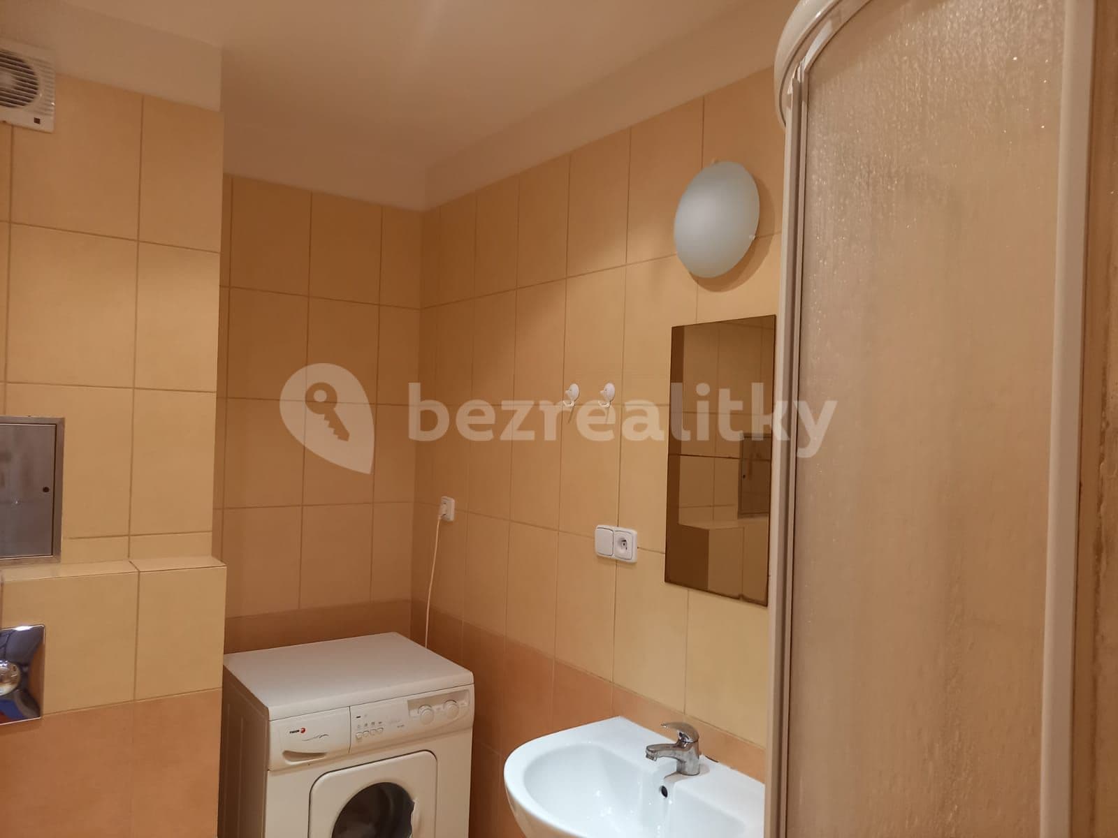Prenájom bytu Garsoniéra 30 m², Kamelova, Praha, Praha Prenájom bytu Garsoniéra 30 m², Kamelova, Praha, Praha