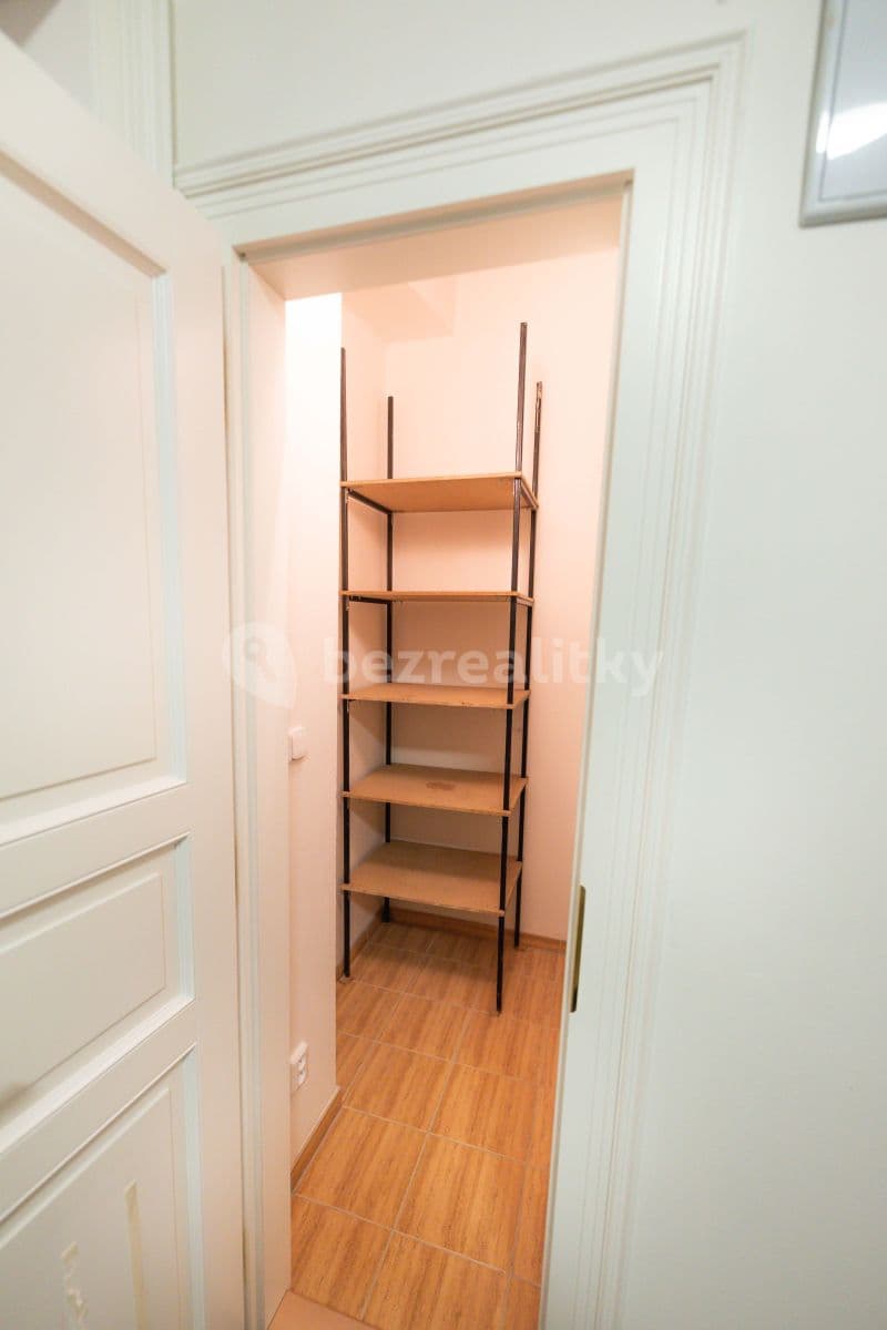 Prenájom bytu 3-izbový 85 m², Bělehradská, Praha, Praha Prenájom bytu 3-izbový 85 m², Bělehradská, Praha, Praha